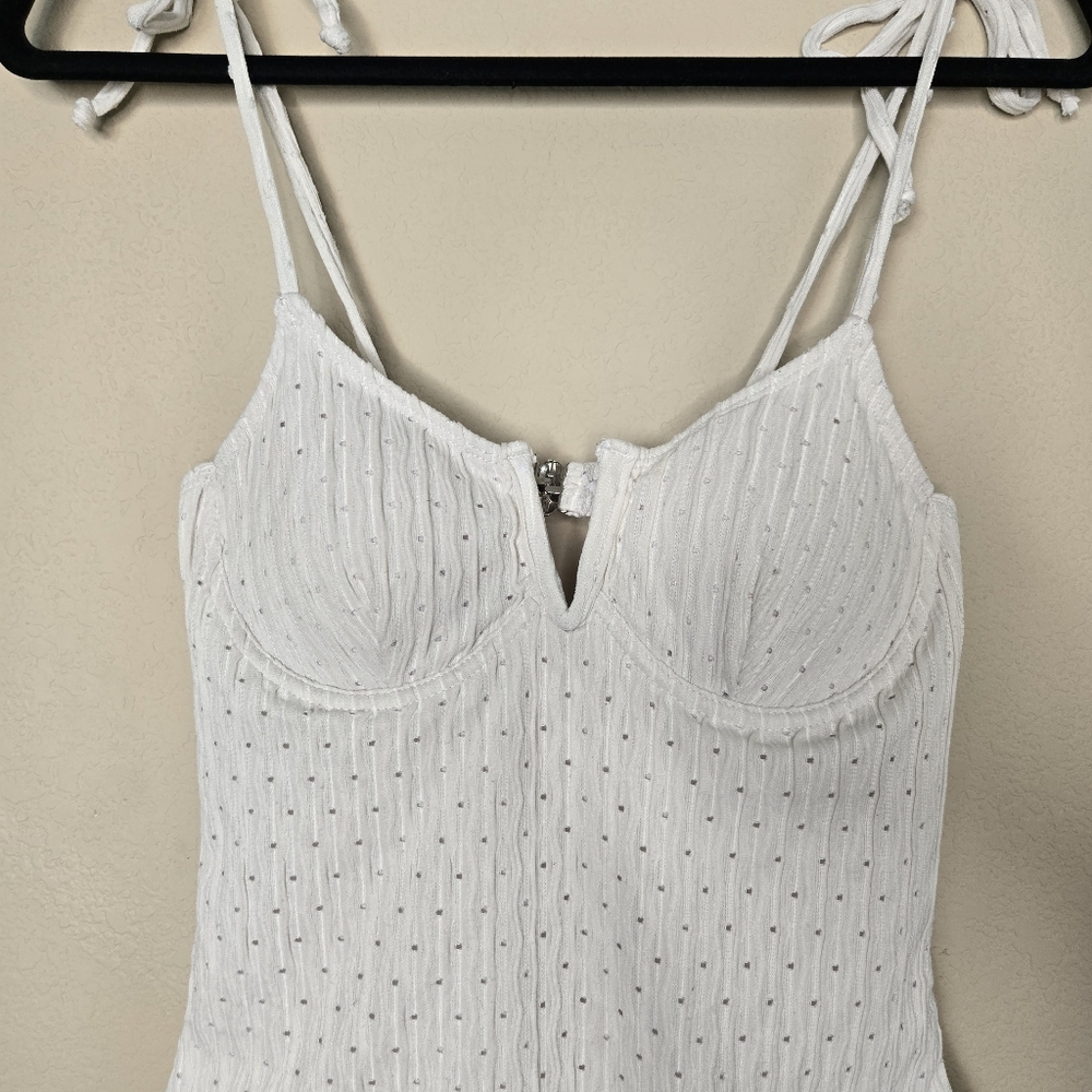 Ivory Textured Cut-out V Wired Push Up One Piece Swimsuit w/ Low Scoop Back - Picture 4 of 10